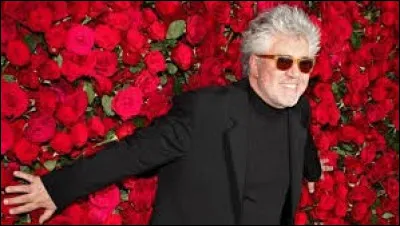 Quel est ce cinéaste espagnol symbole du renouveau dans les années 80 ?