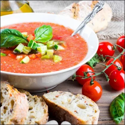 Quelle est cette spécialité culinaire espagnole à base de légumes servie froide ?