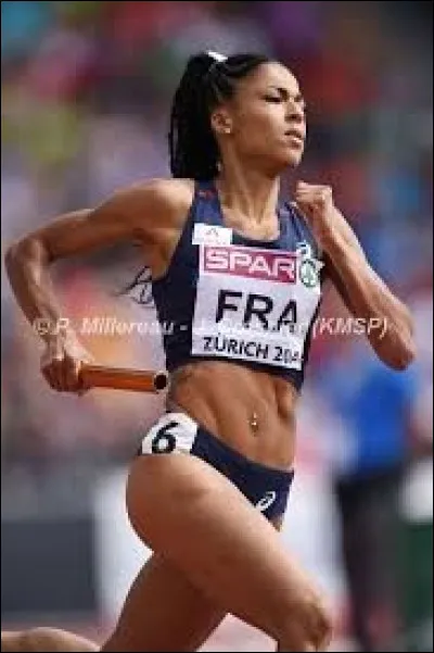 Cette Française a pulvérisé le relais 4 x 400 m en réalisant une performance incroyable au dernier relais. Qui est cette athlète danthologie ?