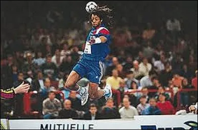 Qui est ce double champion du monde en handball ?