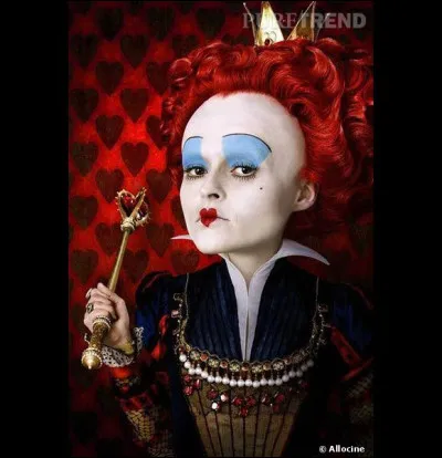 Dans Alice comment s'appelle la reine Rouge ?