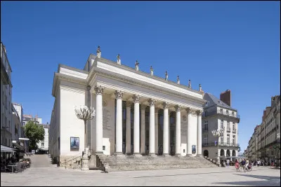 Art : Comment s'appelle ce théâtre nantais ?