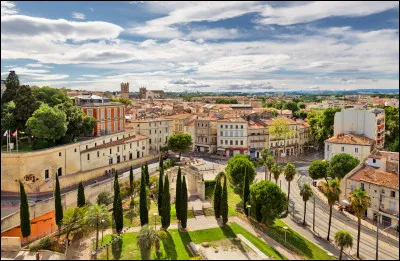 Personnalité : Laquelle de ces chanteuses est née à Montpellier ?