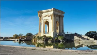 Lieu d'exception : Quelle statue peut-on trouver sur la promenade du Peyrou ?