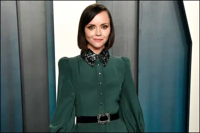 Ta chambre serait plutôt comme du côté de Enid, celui de Mercredi, entre les deux ou aucun des deux ?