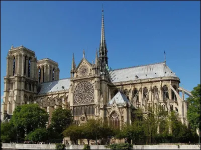Pour quand est prévue la réouverture de la cathédrale Notre-Dame de Paris ?