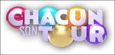 Qui est le présentateur du jeu ''Chacun son tour'' ?