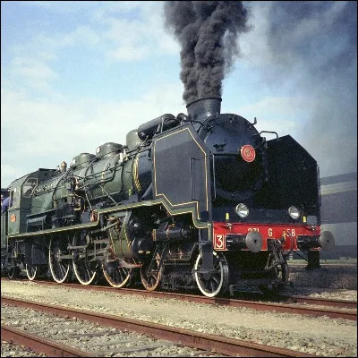 Quel athl&egrave;te am&eacute;ricain, quadruple champion olympique, &eacute;tait surnomm&eacute; la Loco de Waco ?