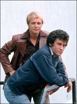 Dans la srie Starsky perd son pre ( alors qu'il est trs jeune ) de quoi meurt-il ?