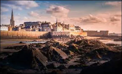 Ville : Quel label la ville de Rennes a-t-elle obtenu en 1985 ?