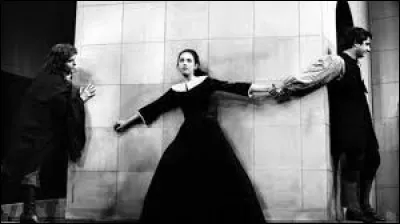 Cette pièce vaudra à Molière de nombreuses critiques. Que lui reproche-t-on ?