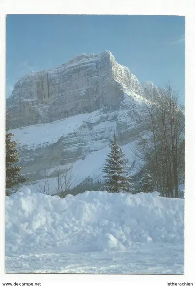 Laquelle de ces animatrices de télévision française est née à Lyon le 25 décembre 1931 ?
