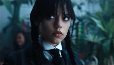 Qui est un employé d'un café ?