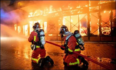 Quel est le dessert préféré des pompiers ?