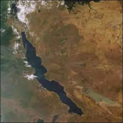 Le lac Tanganyika est l'un des grands lacs d'Asie.