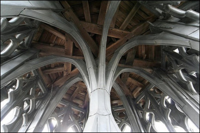 Quand s'expose le patrimoine.
 À combien de mètres s'élève la flèche remarquable de la cathédrale d'Amiens, située à la croisée du transept ? ►... mètres.