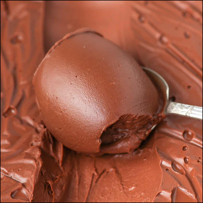 Le chocolat est toxique pour les chiens.