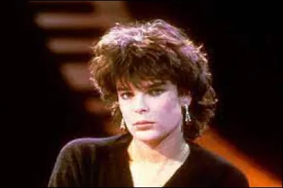 Cette chanson fut classée à la 1ère place.
Qui a interprété "Ouragan" ?