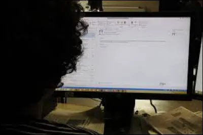 B - Le terme "brouteur" provient de la C&ocirc;te d'Ivoire.