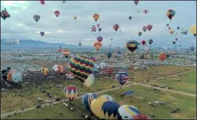 F - L'&eacute;mission t&eacute;l&eacute;vis&eacute;e de d&eacute;couverte et d'&eacute;vasion "Faut pas r&ecirc;ver" est diffus&eacute;e sur France 5.