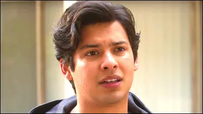 Au tout début de la saison 1, Miguel...