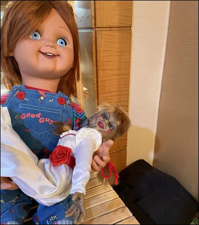 Quel membre adore les films dhorreur et possède une poupée Chucky & Annabelle ?