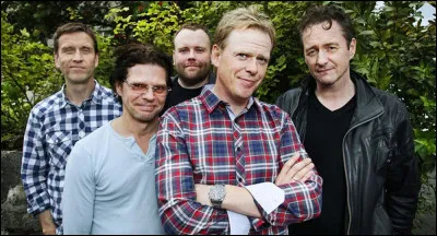 Mon premier est indéfini.
Mon deuxième est le tien en Allemagne.
Mon troisième est une plante aromatique.
Mon quatrième hésite.
Mon cinquième s'exclame.
Mon sixième est un morceau de guitare électrique.
Mon septième ne sait pas.
Mon tout est une chanson de Sálin hans Jóns míns.