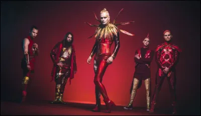 Mon premier est une marque de voiture.
Mon deuxième hésite.
Mon tout est une chanson de Lord Of The Lost.