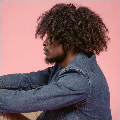 De quelle couleur sont tes cheveux ?