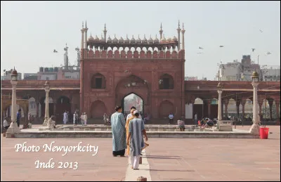 Quelle est cette ville en N, capitale de l'Inde, siège du Gouvernemt, du Parlement et de la Cour suprême ?
