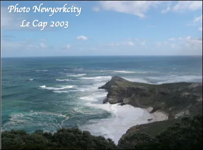 Quel est ce promontoire rocheux en C de la côte atlantique de l'Afrique du Sud situé près de la ville Du Cap ?
