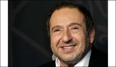 Patrick Timsit ! Dans quelle comédie joue-t-il aux côtés de Fanny Ardant, Michèle Laroque et Richard Berry ?