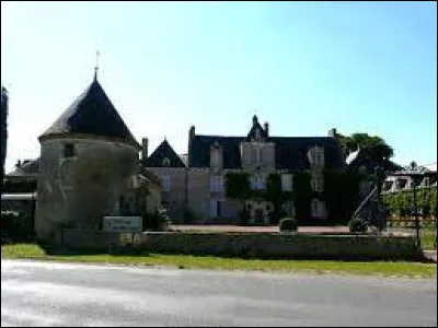 Je vous emmène en Nouvelle-Aquitaine à la découverte du château de Maurivet, à Oroux. Petit village de l'arrondissement de Parthenay, il se situe dans le département ...