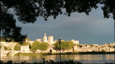 Art : Qui a écrit ''Les Amants d'Avignon'' ?