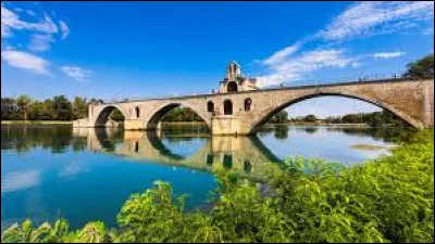 Lieu d'exception : Quel est le nom du pont d'Avignon ?