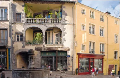 Art : Quel genre cinématographique est mis à l'honneur chaque année dans la ville de Clermont-Ferrand ?