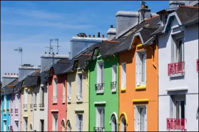 Histoire : Combien de bombardements ont touché la ville de Brest entre 1940 et 1944 ?