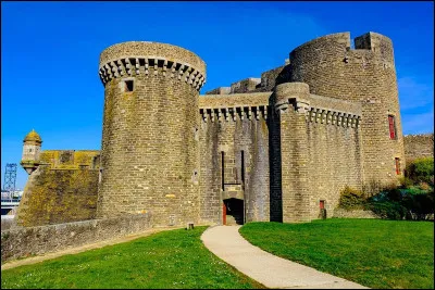 Lieu d'exception : Que peut-on trouver à l'intérieur du château de Brest ?