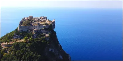 Quel est cet incroyable piton rocheux doté d'une forteresse byzantine ?