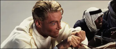 Qui a narré ses périples dans le livre "Les Sept Piliers de la sagesse" en 1922 ?