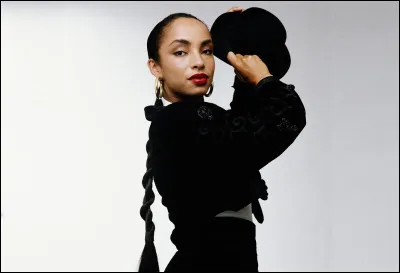 Elle est l'interprète de "Smooth Operator" et "No Ordinary Love", qui est-elle ?