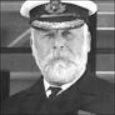 Quel est le nom du commandant du Titanic ?