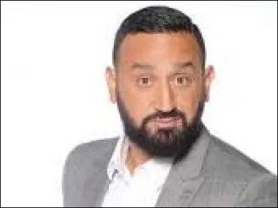 Qui est ce chroniqueur qui présente TPMP ?