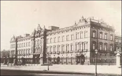 Quand le palais de Buckingham fut-il construit ?