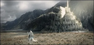 Qui a dit la phrase suivante ? : 
 Alors en quoi consiste cette mission  ? … Quête  ? … Chose  ?