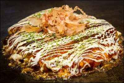 Savez-vous le nom de cette cr&ecirc;pe japonaise sal&eacute;e ?