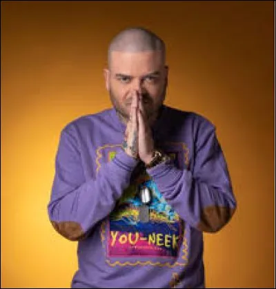 Quel chanteur a signé un tube de l'été en 2004 avec sa chanson "Enamorame" ?