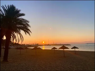 Le département du Var est situé dans la région...