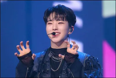 Pendant combien de temps Hoshi a-t-il était trainee ?
