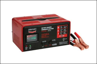 Si l'on veut charger une batterie de 12V 70Ah 400A pendant 10 heures, on réglera l'intensité sur :